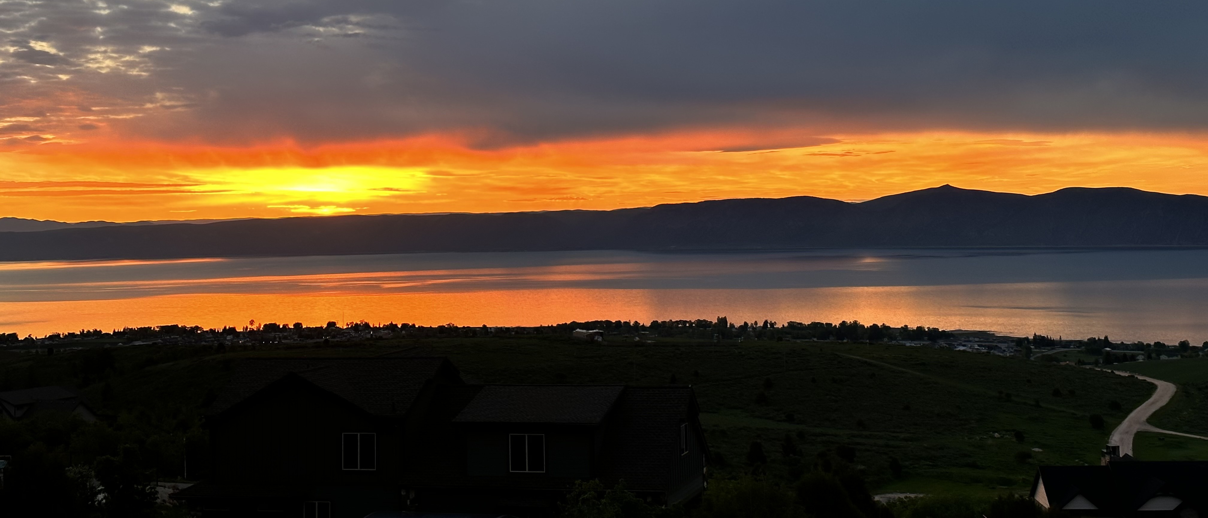 Bear Lake sunset over the water and mountains